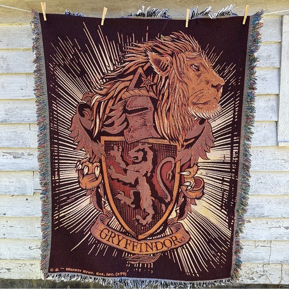 Throw blanket Harry Potter, Gryffindor, burgundy and gold cozy throw a blanket - Picture 1 of 8